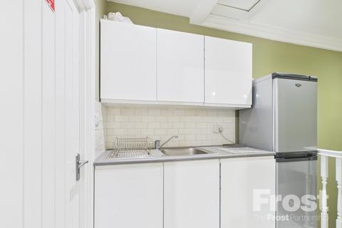 1 bedroom property to rent, Staines Road, Feltham, TW14