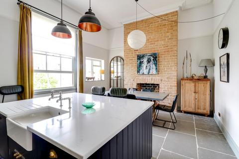 3 bedroom flat for sale, Montpellier Grove, Cheltenham, Gloucestershire GL50