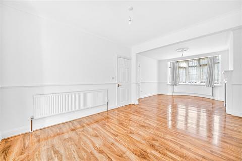 3 bedroom house to rent, Eton Road, Ilford