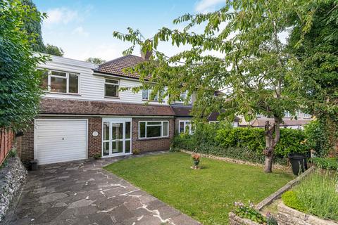 Waddington Avenue, Coulsdon, CR5 1QP