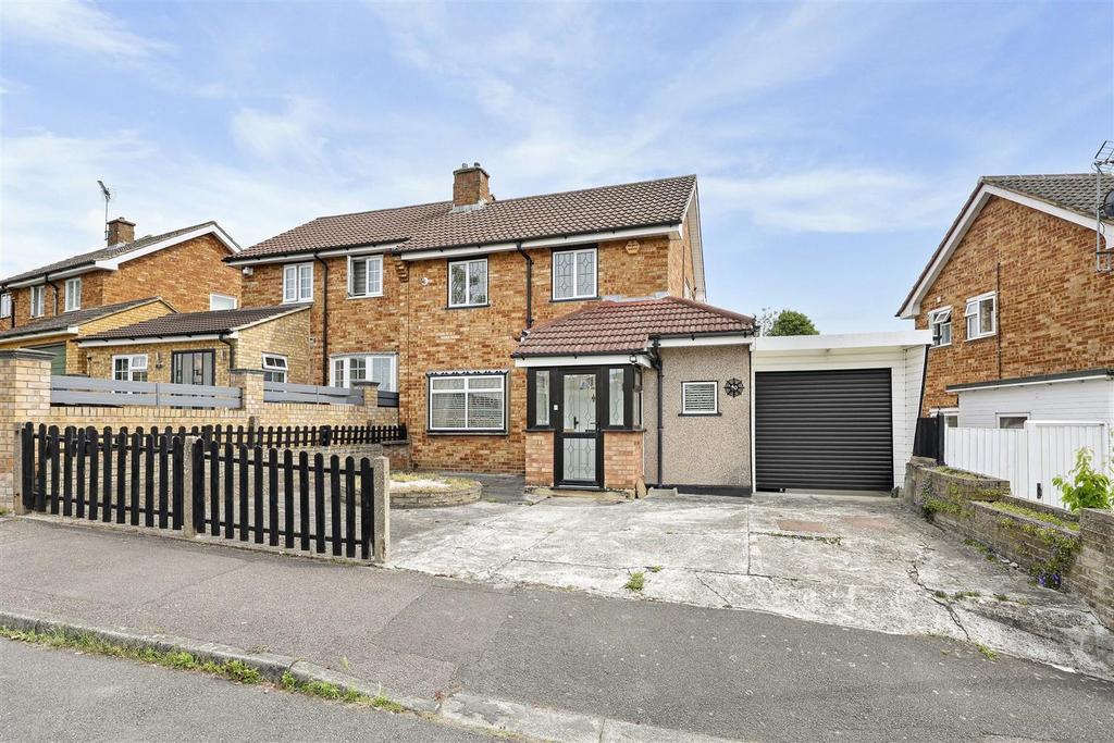 Detached house exterior, driveway, garage