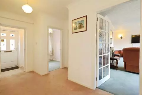 3 bedroom detached bungalow for sale - Widok 2