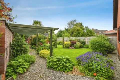 3 bedroom bungalow for sale – pohled 2