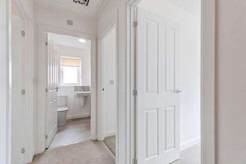 3 bedroom detached house to rent, Sickle Drive, Wellingborough, Northamptonshire, NN8