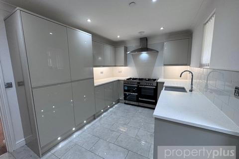 2 bedroom apartment for sale, Gilfach Road, Tonyrefail, Porth, CF39