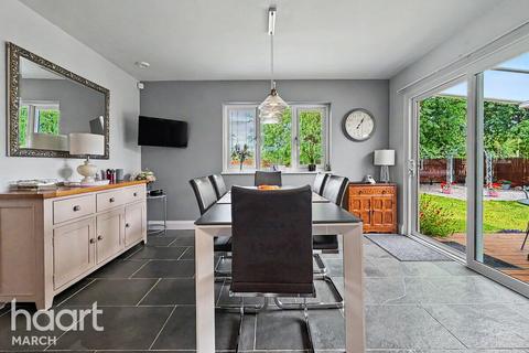 5 bedroom detached house for sale, Benwick Road, Doddington