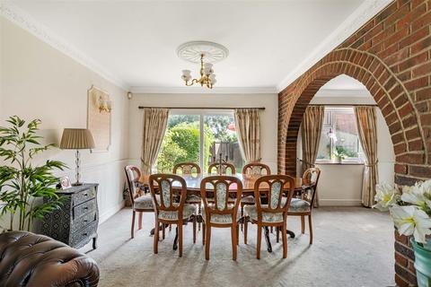 5 bedroom semi-detached house for sale, Dale View Crescent, North Chingford