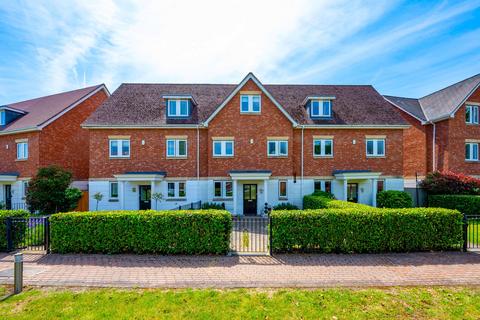 5 bedroom terraced house for sale, Lakeside, Chobham, Woking, GU24