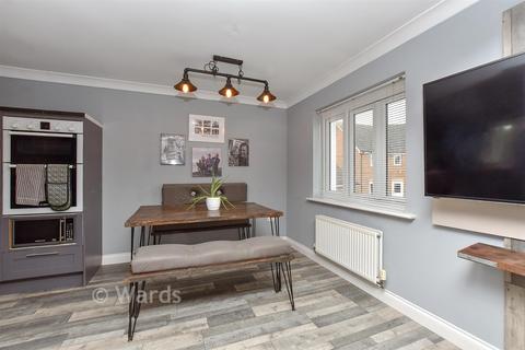 2 bedroom flat for sale, Bluebell Drive, Sittingbourne ME10