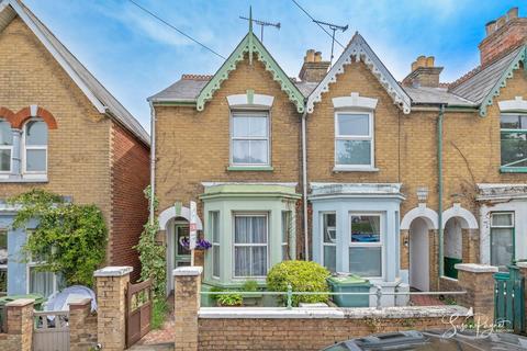 3 bedroom end of terrace house for sale, Newport Road, Cowes