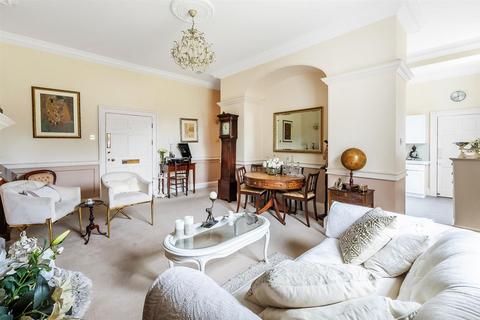 2 bedroom apartment for sale, BOOKHAM GROVE, GREAT BOOKHAM, KT23