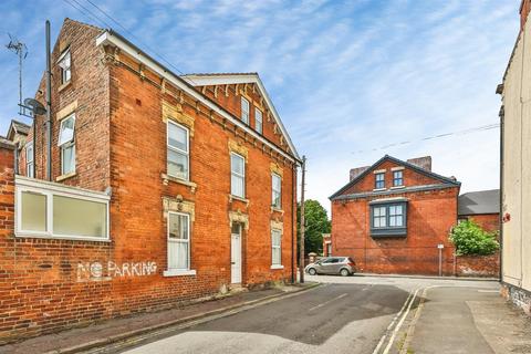 4 bedroom end of terrace house for sale, Market Street, Ilkeston