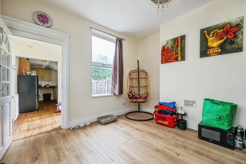 4 bedroom end of terrace house for sale, Market Street, Ilkeston