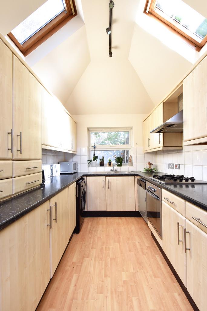 House in London, London Borough of Bromley - View 2