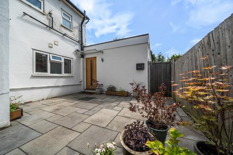 2 bedroom apartment for sale, Stanley Road, Bromley, BR2