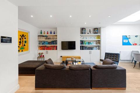 4 bedroom semi-detached house for sale, Southbourne Crescent, London, NW4