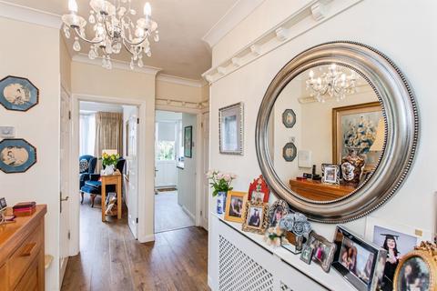 2 bedroom detached bungalow for sale, The Ryde, Leigh-On-Sea