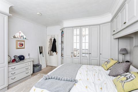 2 bedroom detached bungalow for sale, The Ryde, Leigh-On-Sea