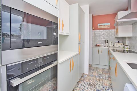 2 bedroom flat for sale, Lord Warden Avenue, Walmer, Deal, Kent, CT14