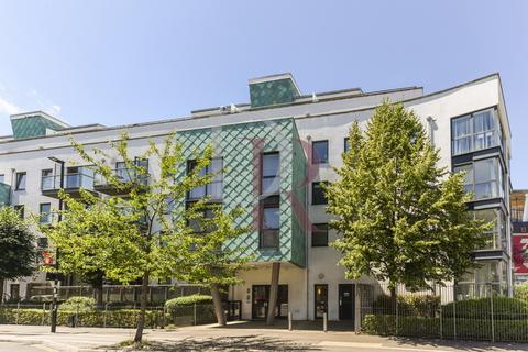 13, Drayton Park, Highbury, N5