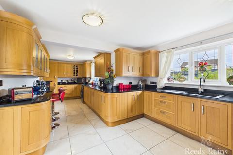 4 bedroom detached house for sale, Greenhow Close, East Yorkshire HU8
