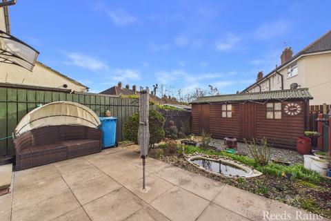 3 bedroom semi-detached house for sale, Endike Lane, Hull, East Yorkshire, HU6