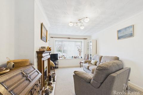 3 bedroom bungalow for sale, Inglemire Lane, East Riding of Yorkshi HU6