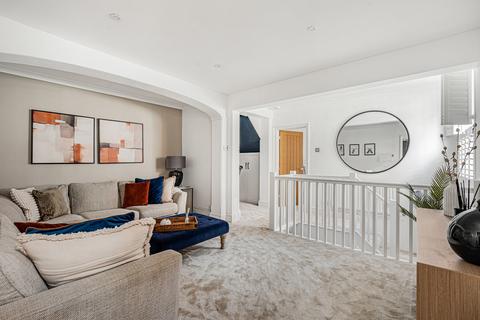 undefined, Long Garden Walk, Farnham, Surrey, GU9