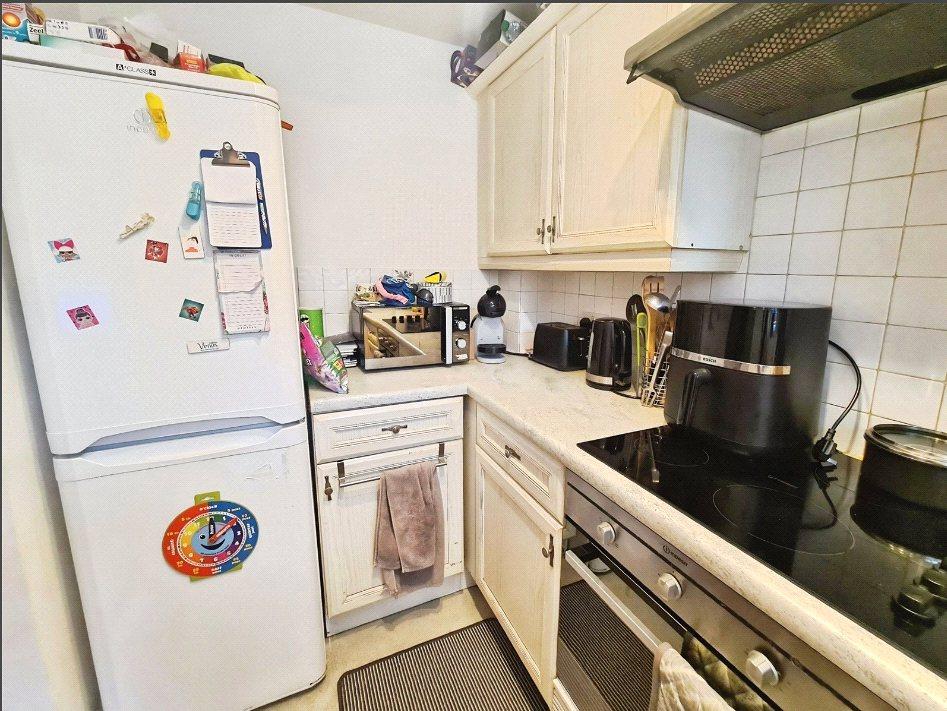House in Southampton, Hightown - More