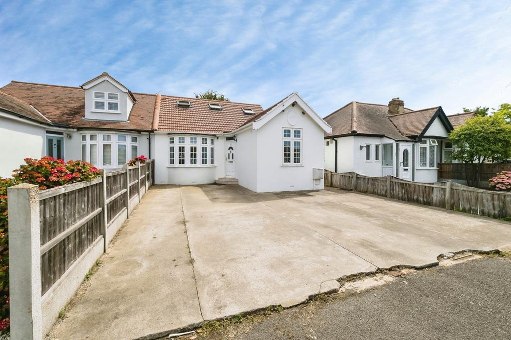4 bedroom bungalow for sale