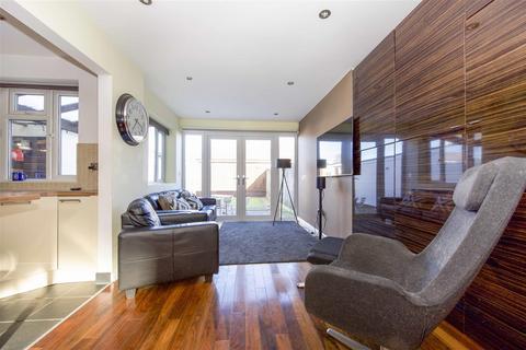 3 bedroom semi-detached house for sale, Peel Close, Windsor