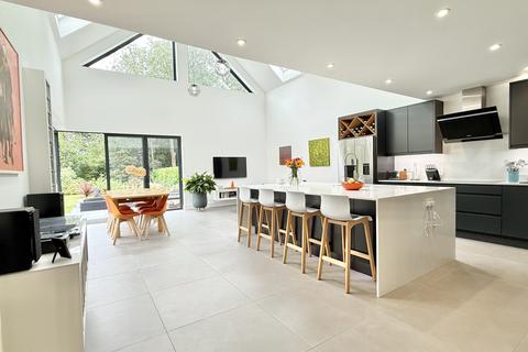 5 bedroom detached house for sale, Warren Close, Ringwood, BH24 2AJ
