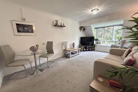 1 bedroom flat for sale, Victoria Road, Wilmslow