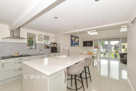 3 bedroom semi-detached house for sale, Greenside, Ashford TN26