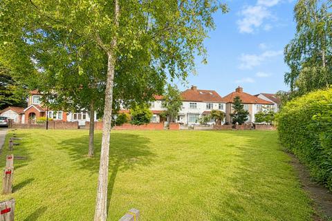 1 bedroom maisonette to rent, Heston Road, Heston TW5