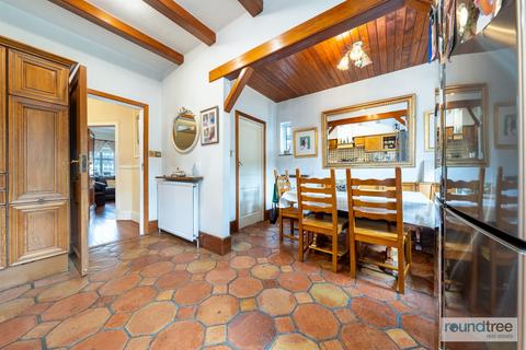 5 bedroom detached house for sale, Manor Hall Avenue, Hendon NW4