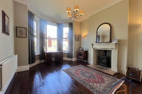 3 bedroom semi-detached house for sale, Southbank Road, Southport, PR8 6LZ