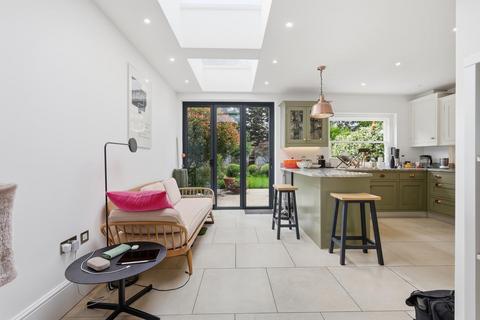 4 bedroom house for sale, Herongate Road, Aldersbrook