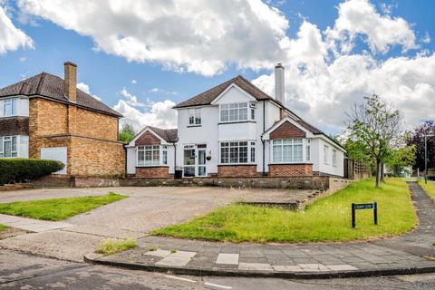 North View Crescent, Epsom