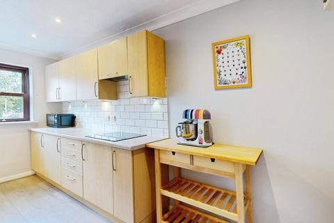 2 bedroom flat for sale, Castle Gate, Ilkley, LS29