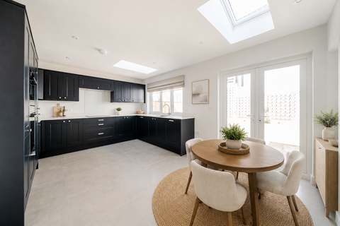 3 bedroom townhouse for sale, Pentire Place, Farnham, GU10