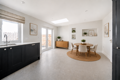 3 bedroom townhouse for sale, Pentire Place, Farnham, GU10