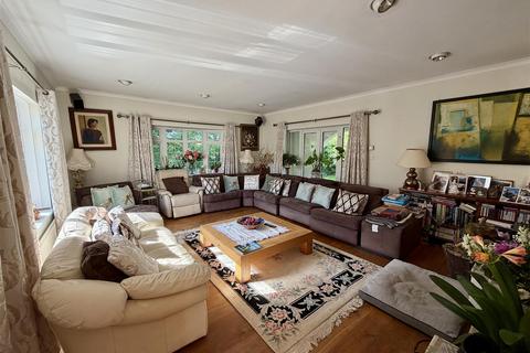 3 bedroom detached bungalow for sale, Heol Y Maerdy, Ffairfach, Llandeilo