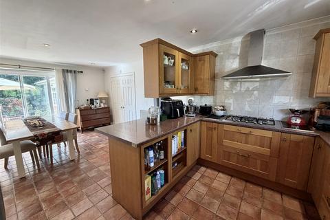 3 bedroom detached bungalow for sale, Heol Y Maerdy, Ffairfach, Llandeilo