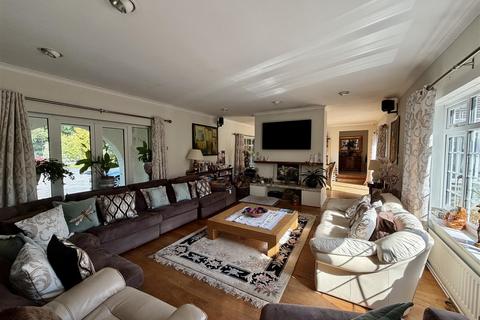 3 bedroom detached bungalow for sale, Heol Y Maerdy, Ffairfach, Llandeilo