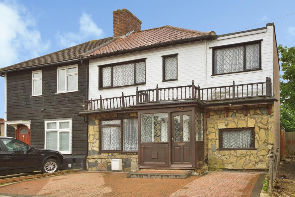 4 bedroom semi-detached house for sale