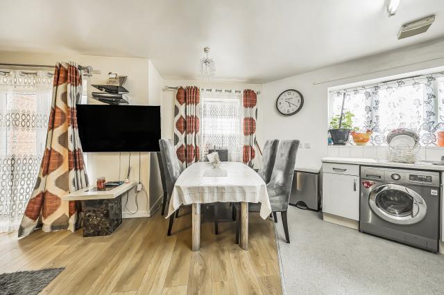 Ashhurst Way, Oxford - View 5