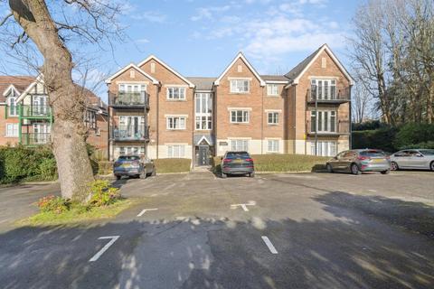2 bedroom apartment for sale, Flat  High Oaks, Northwood HA6