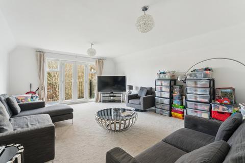 2 bedroom apartment for sale, Flat  High Oaks, Northwood HA6