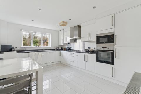 2 bedroom apartment for sale, Flat  High Oaks, Northwood HA6